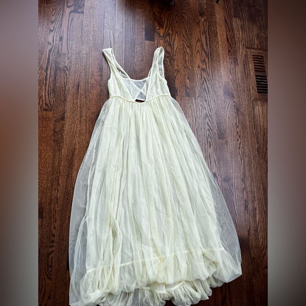 By Anthropologie
Sleeveless Bubble Sheer Dress size Medium - Picture 3 of 5